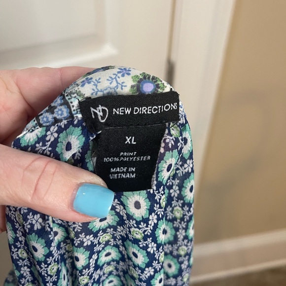 New Directions Boho Tie Front Top Blue & Green Paisley Semi-Sheer Size XL - Picture 7 of 7